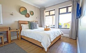 Castleton Garden Apartments By Plett-Info